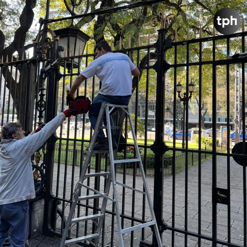 Reparación de Estructura de Portones